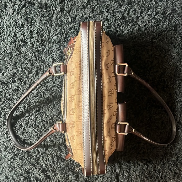 VINTAGE DOONEY & BOURKE - Picture 10 of 14